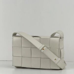 BOTTEGA VENETA INTRECCIATO CASSETTE SHOULDER BAG WHITE